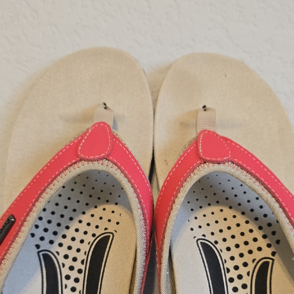 Propet Pink Leather Upper Women's Slip-On Sandals. Size 8 - Picture 6 of 14